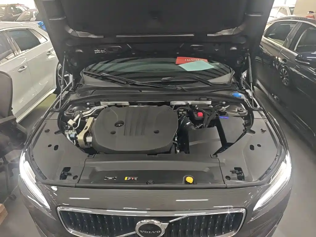 Volvo V90 2022 2022 Cross Country B5 AWD Momentum