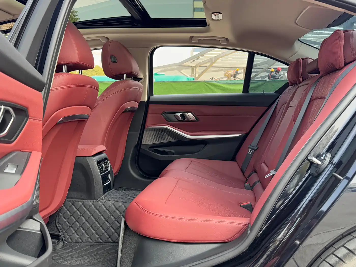 BMW 3 Series 2025 325Li M Sport Package фото 7