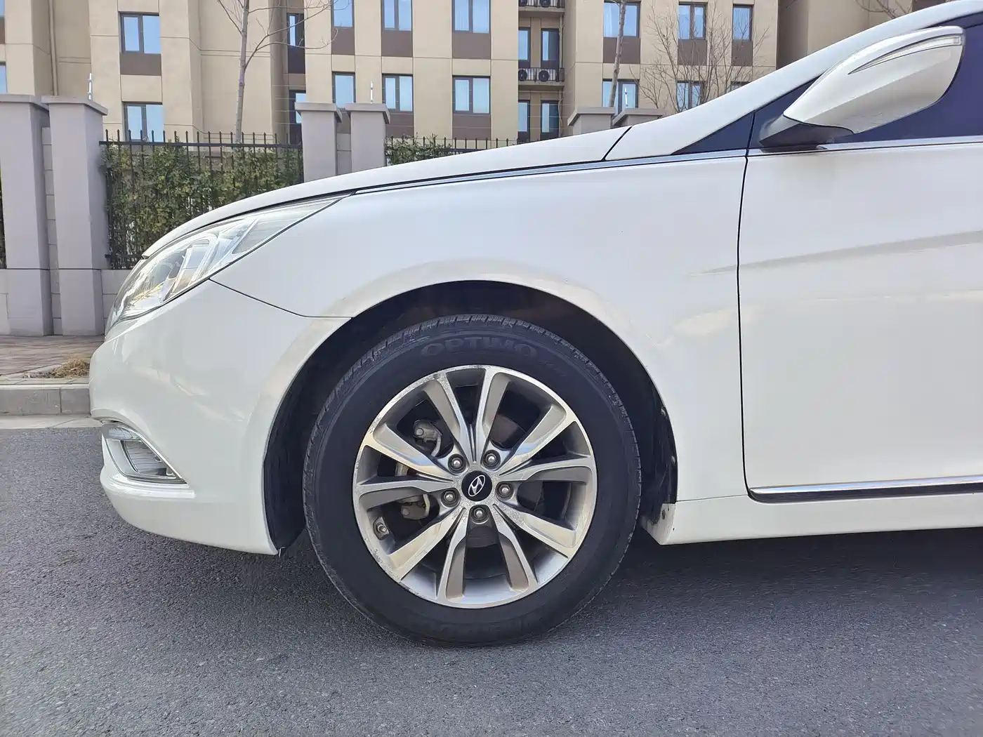 Hyundai Sonata 2015 Classic 2.0L Automatic Luxury Edition фото 19