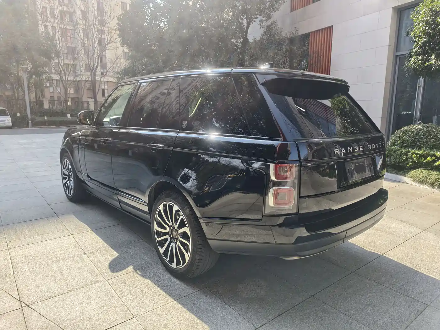 Land Rover Range Rover 2019 3.0 SC V6 Golden Age Edition фото 7