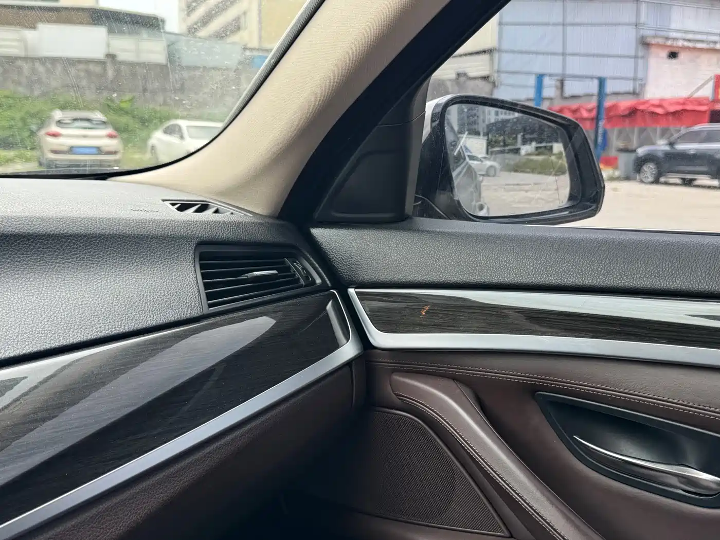 BMW 5 Series 2014 525Li Luxury Design Package фото 12