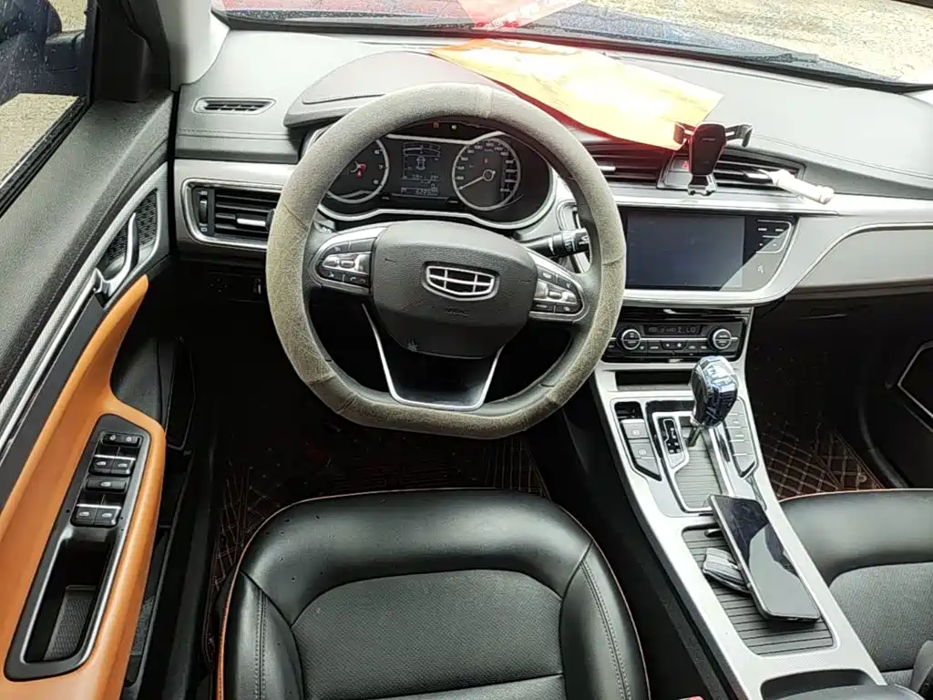 Фото 11 - Geely Emgrand GL