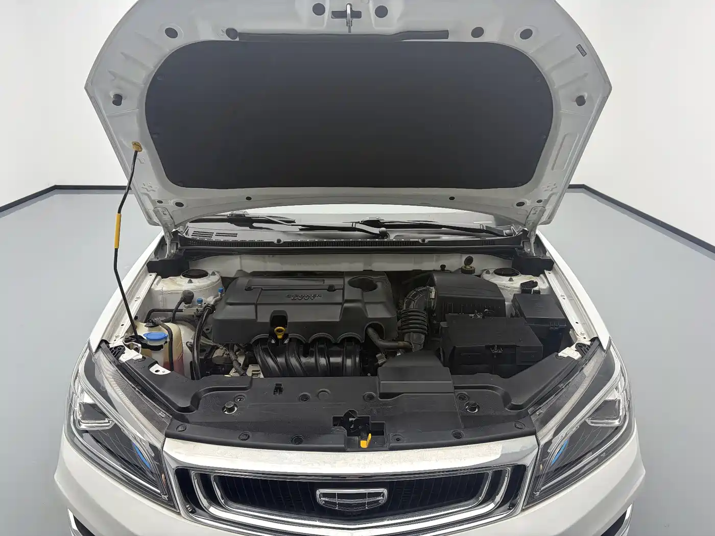 Фото 17 - Geely Emgrand