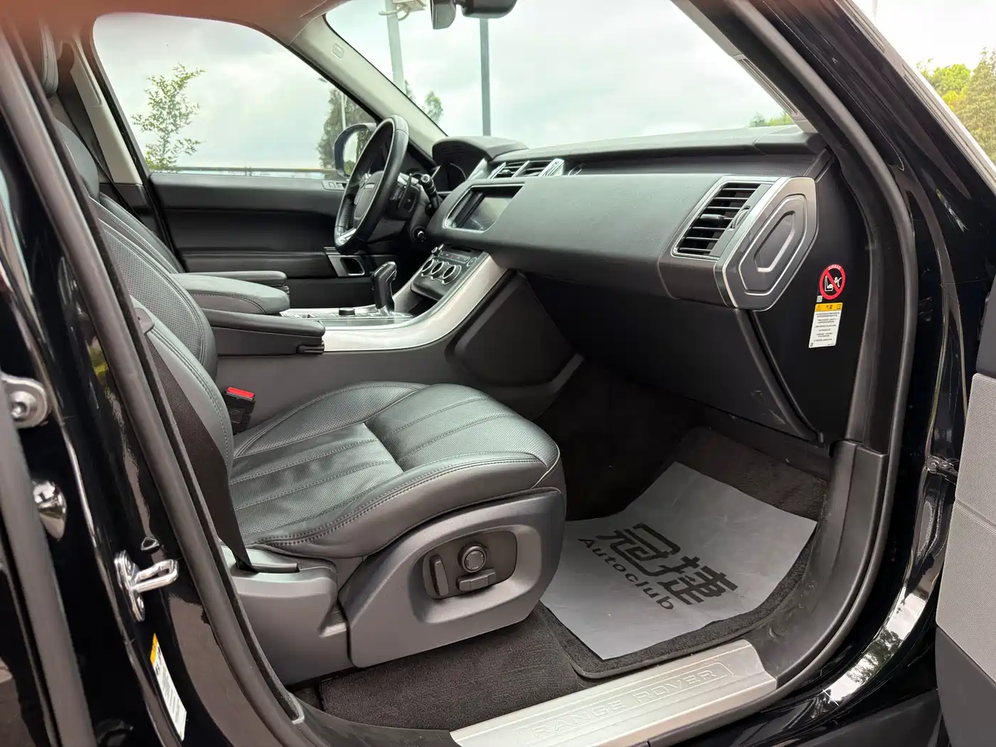 Фото 35 - Land Rover Range Rover Sport