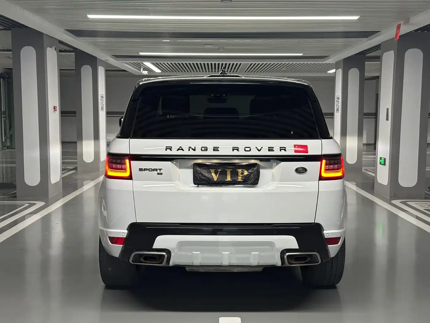 Land Rover Range Rover Sport 2021 3.0 L6 Gloss Black Edition фото 28