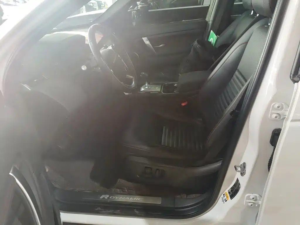 Фото 11 - Land Rover Discovery Sport