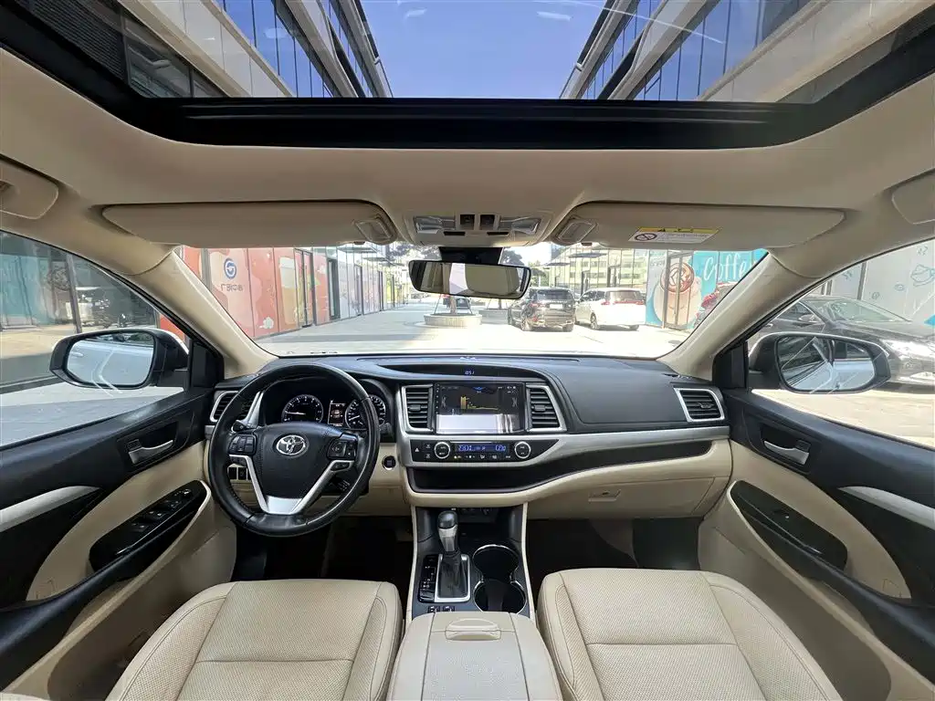 Toyota Highlander 2021 2.0T FWD Luxury 7-Seater фото 21