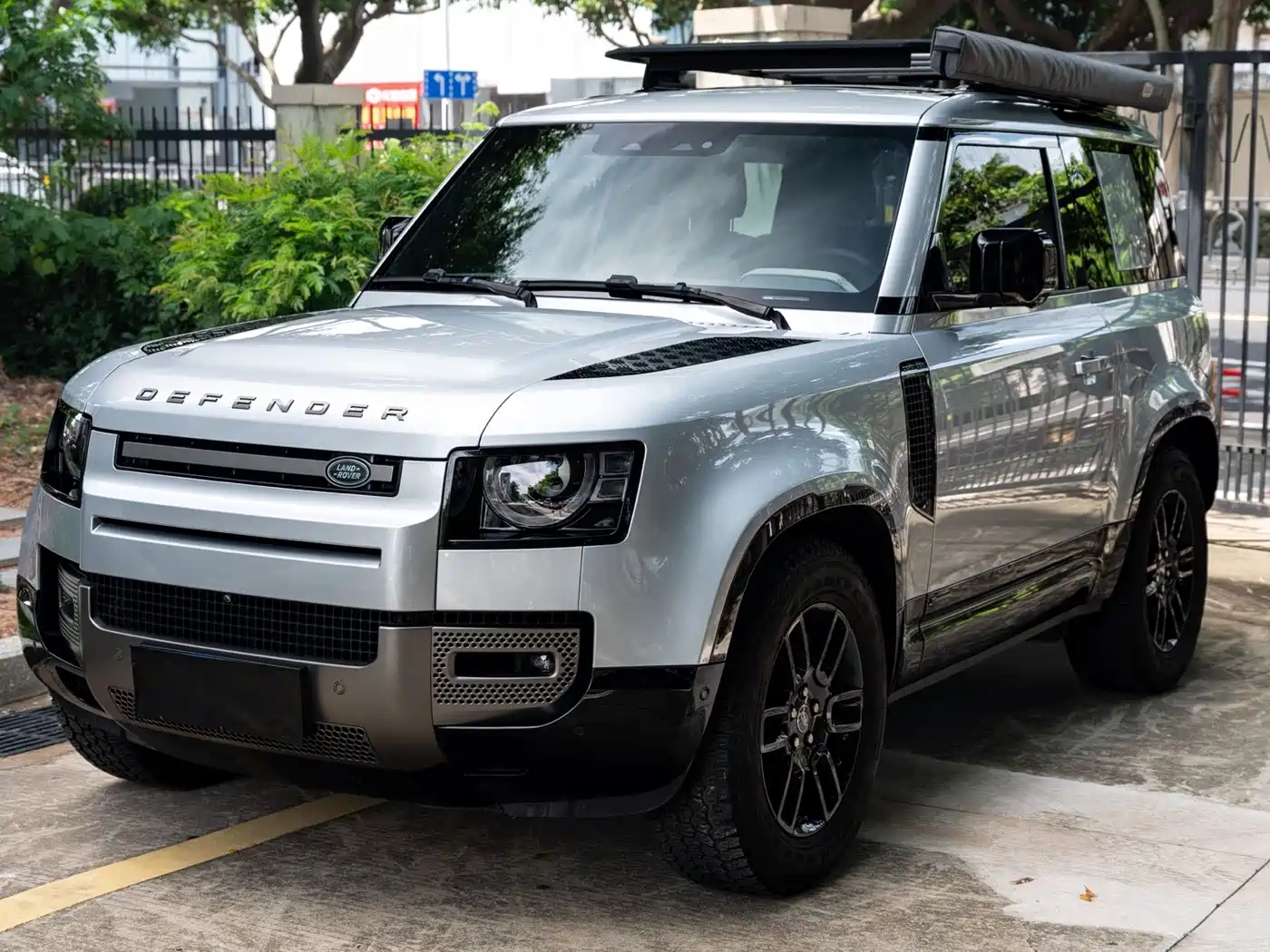 Land Rover Defender