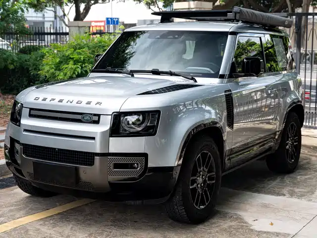 Land Rover Defender 2021