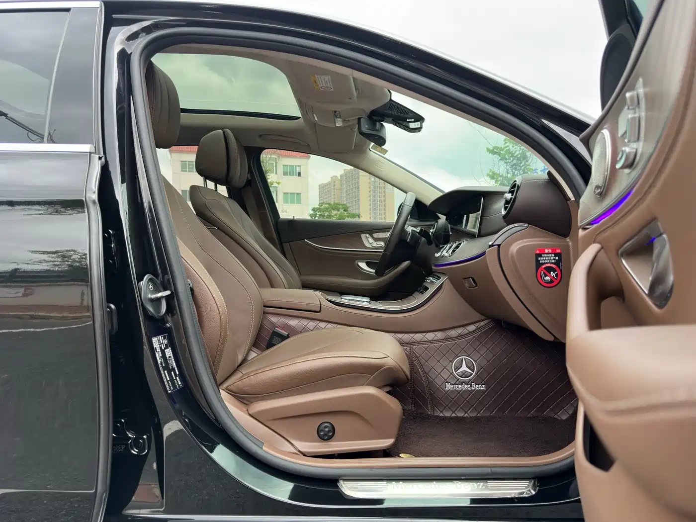Mercedes-Benz E-Class 2023 E 300 L Fashion фото 12