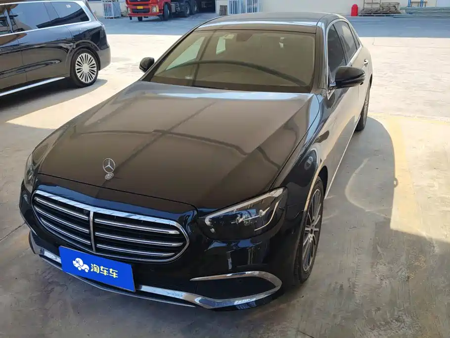 صورة 2 - Mercedes-Benz E-Class