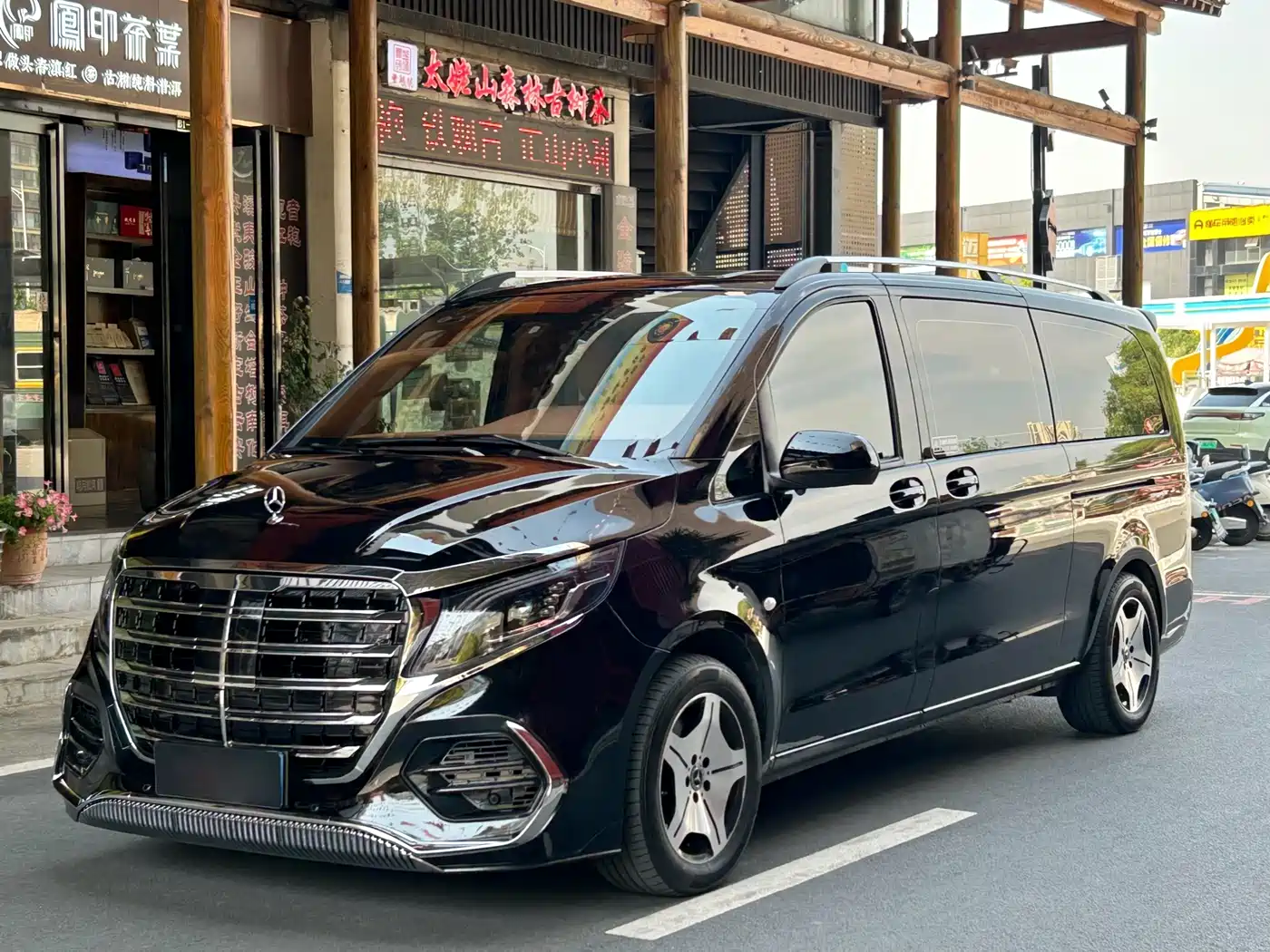 Mercedes-Benz Vito 2023 2.0T Business 7-Seater