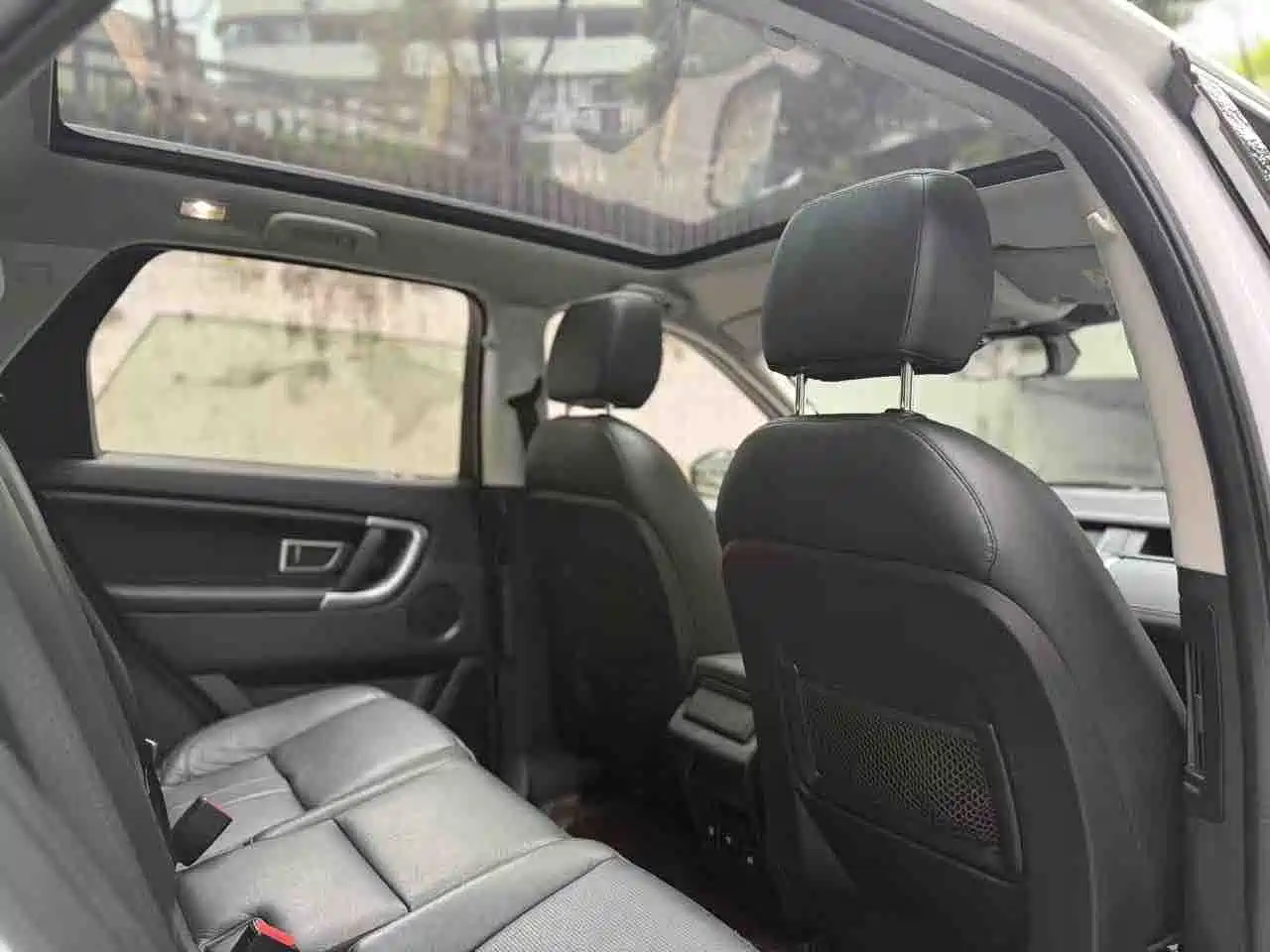 Land Rover Discovery Sport 2018 240PS HSE Edition фото 13