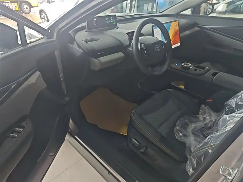 Toyota bZ5 2025 550 JOY фото 16