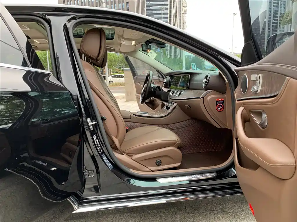 Mercedes-Benz E-Class 2023 E 300 L Fashion фото 10
