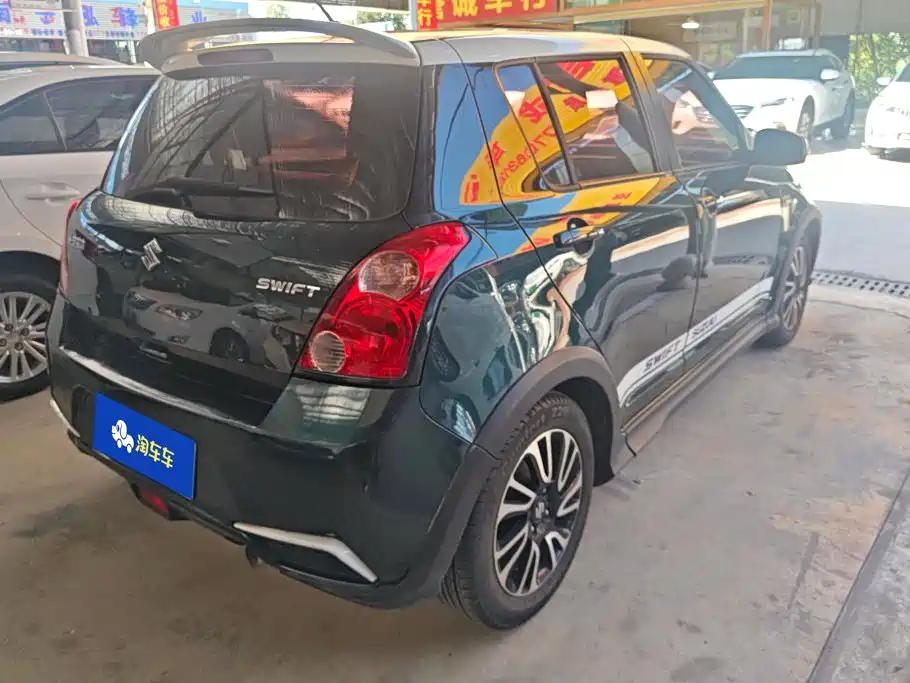 Photo 3 - Suzuki Swift