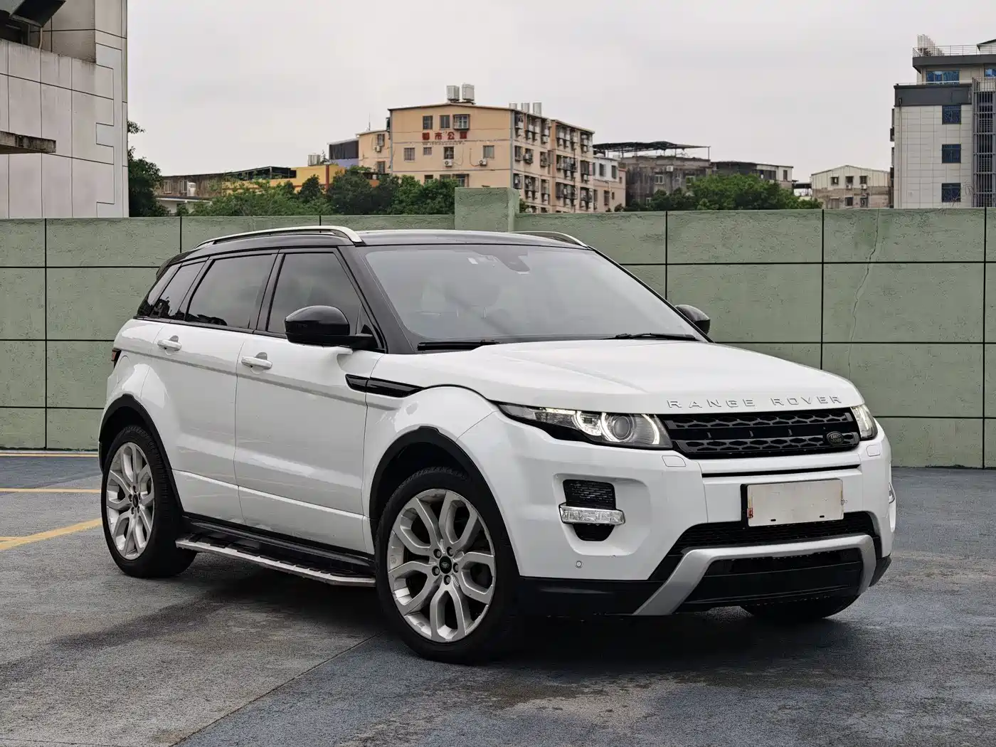 Land Rover Range Rover Evoque (Import) 2014 2.0T 5-door Brilliance Sport фото 3
