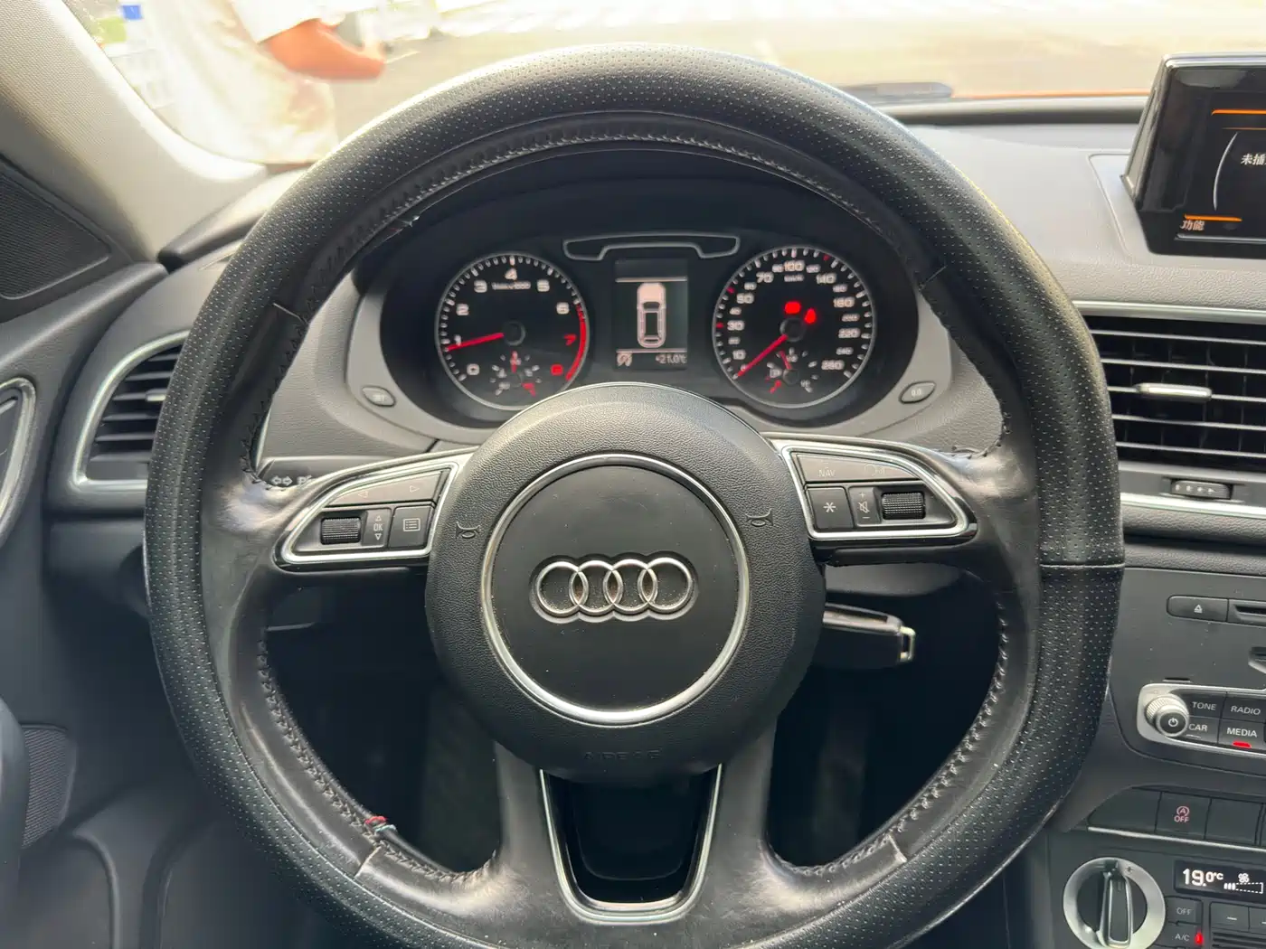 Audi Q3 2015 35 TFSI Comfort фото 9