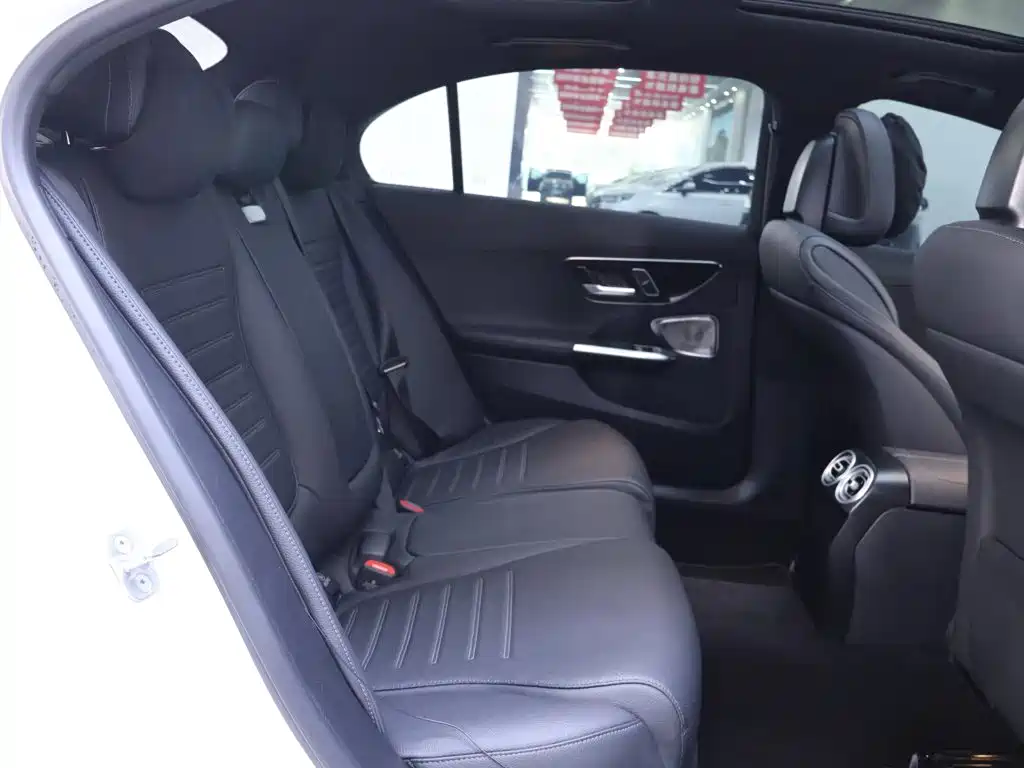Фото 22 - Mercedes-Benz C-Class