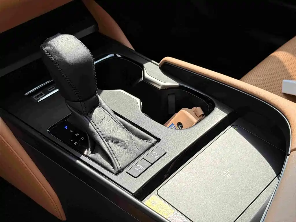 Lexus ES 2025 2025 200 Ultimate Edition