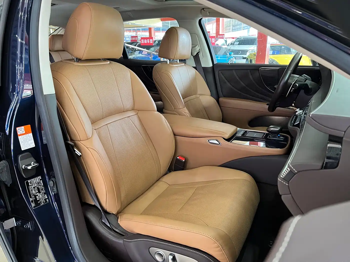 Lexus LS 2018 500h Excellence Edition China V фото 15