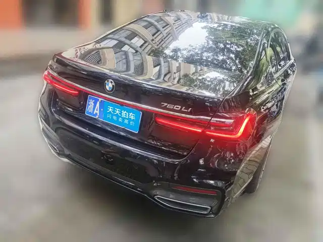 BMW 7 Series 2021 Model 740Li Leading M Sport Package — фото 2