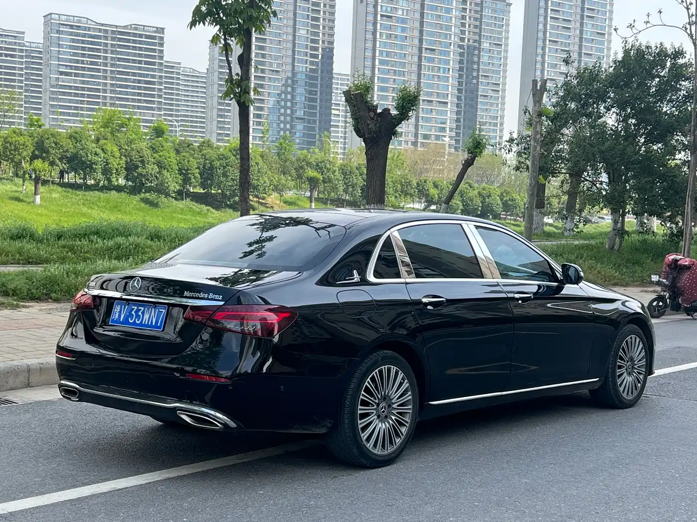 Mercedes-Benz E-Class 2021 E 300 L Luxury фото 4