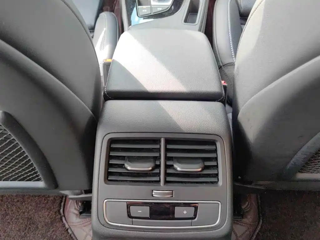 Audi A4L 2023 40 TFSI Luxury Sport фото 11