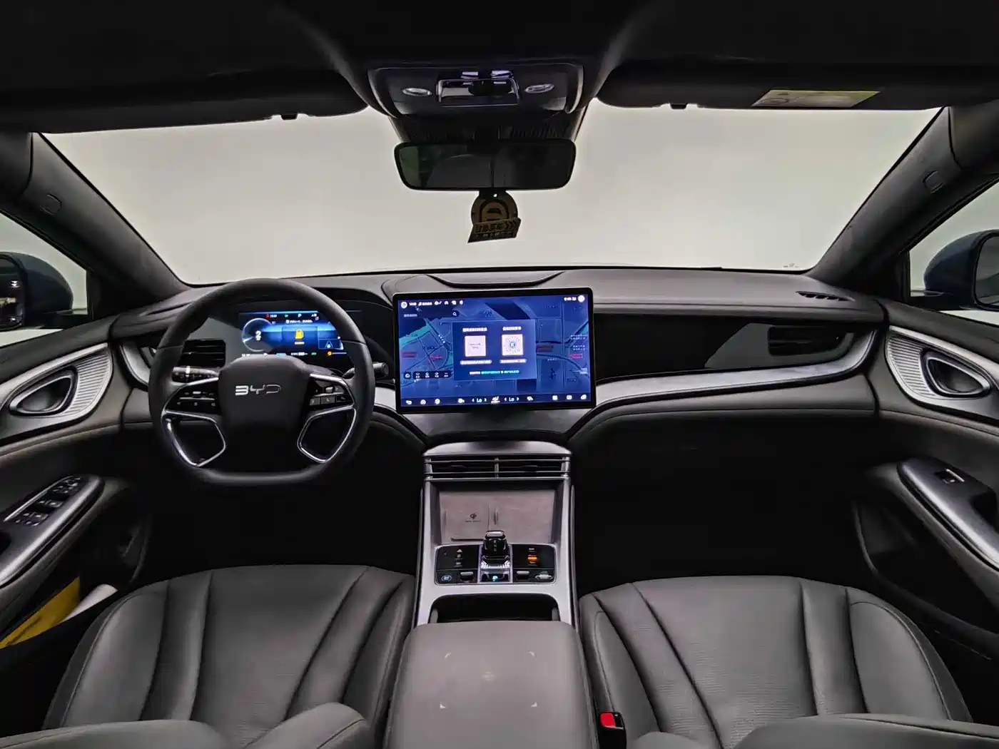 BYD Seal 2024 Glory Edition DM-i 1.5L 121km Luxury фото 14