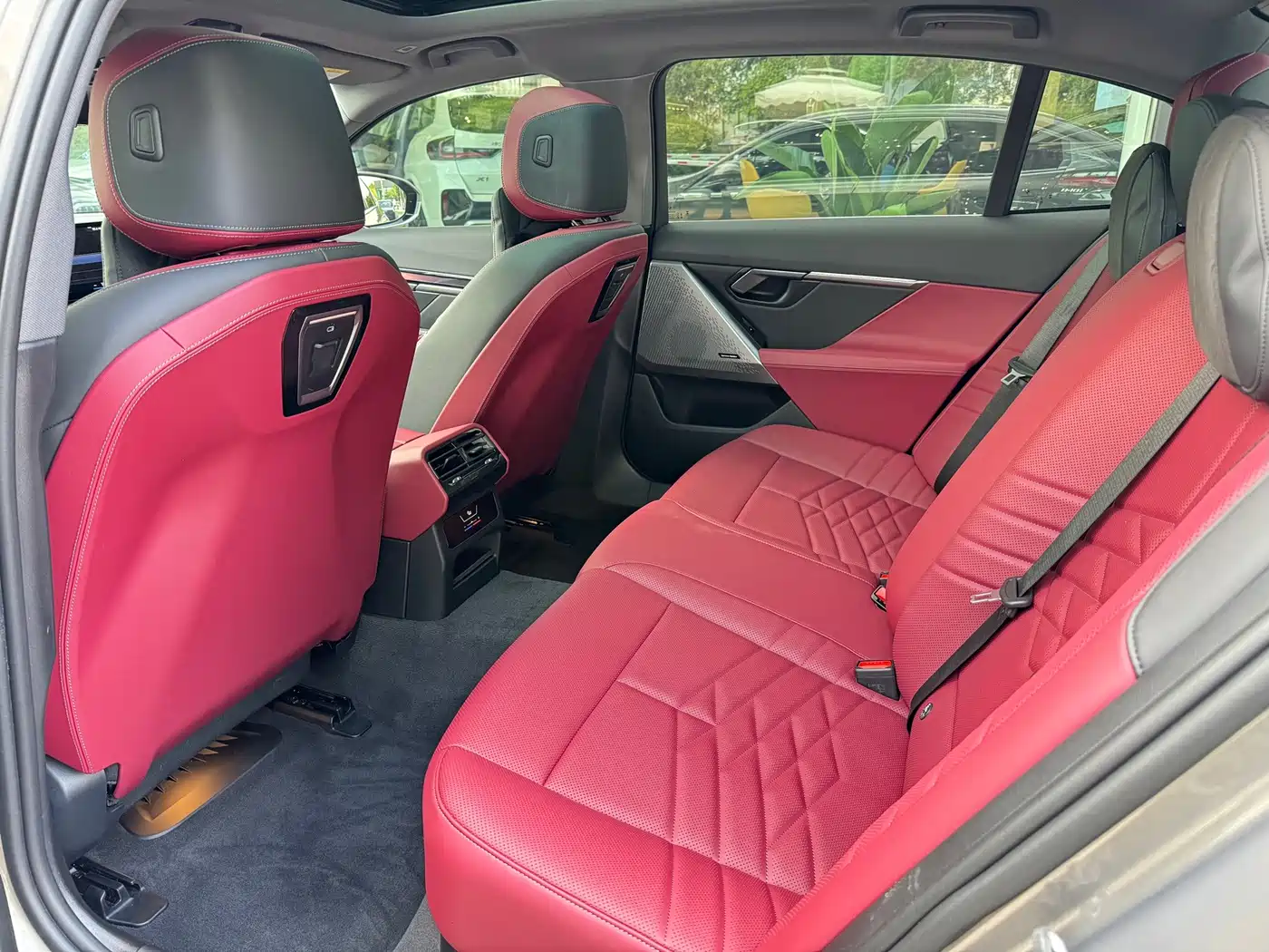 BMW i5 2024 2024 eDrive 35L Premium Model M Sport Package