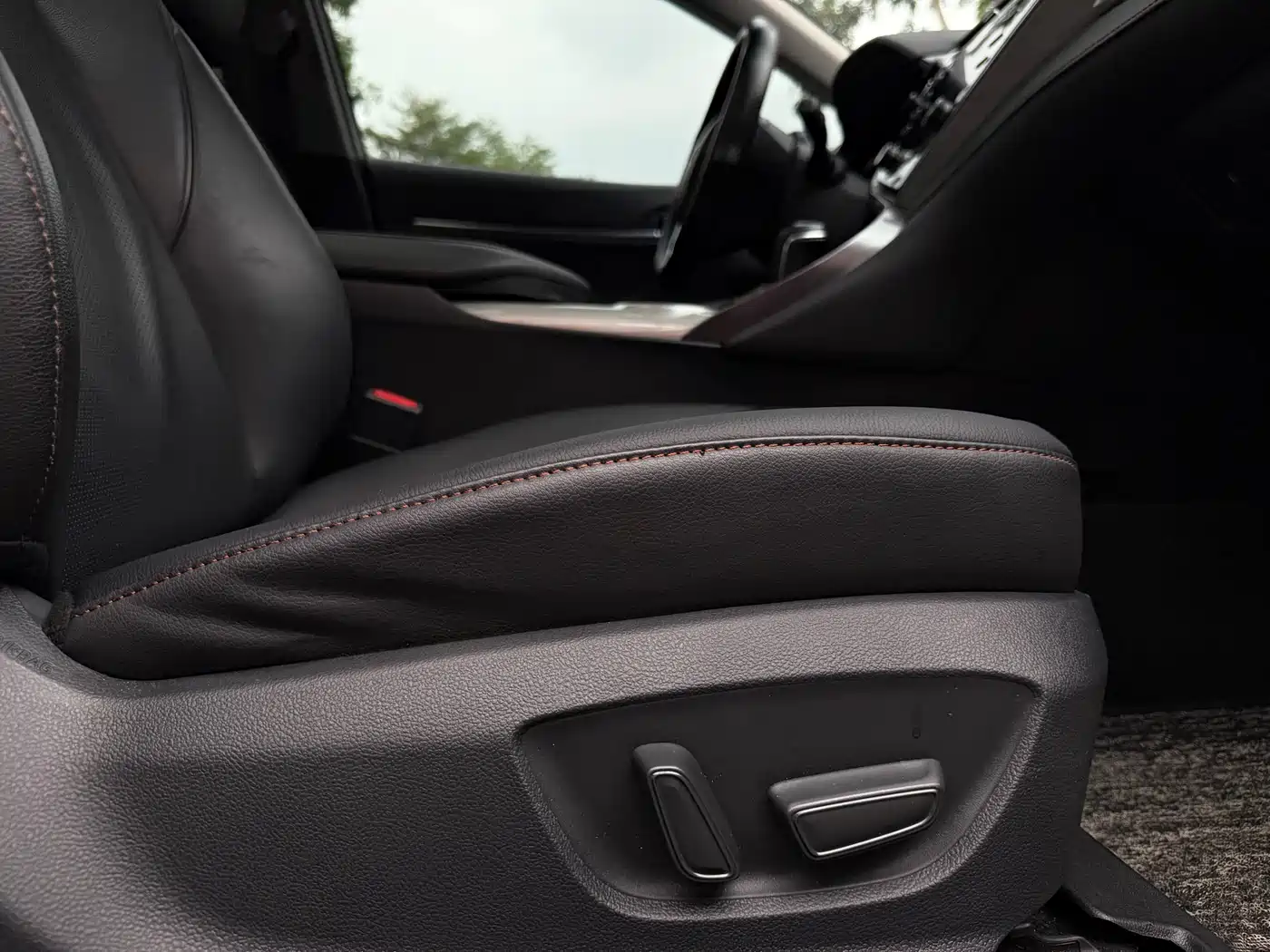 Toyota Camry 2018 Hybrid 2.5HG Luxury Edition фото 27