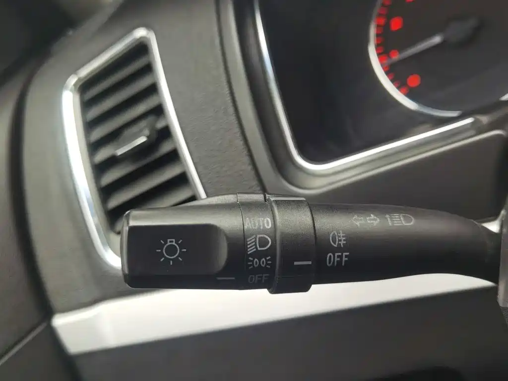 Фото 21 - Geely Vision