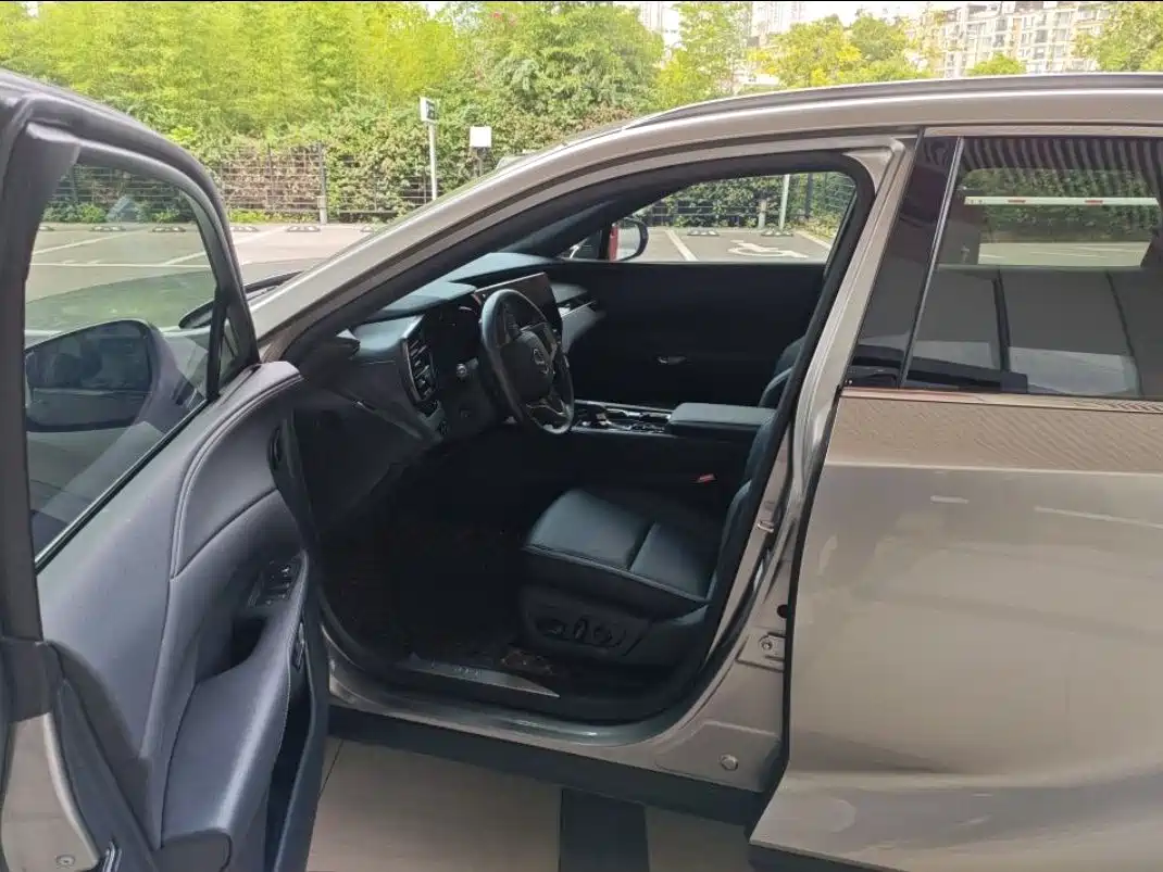 Фото 5 - Lexus RX
