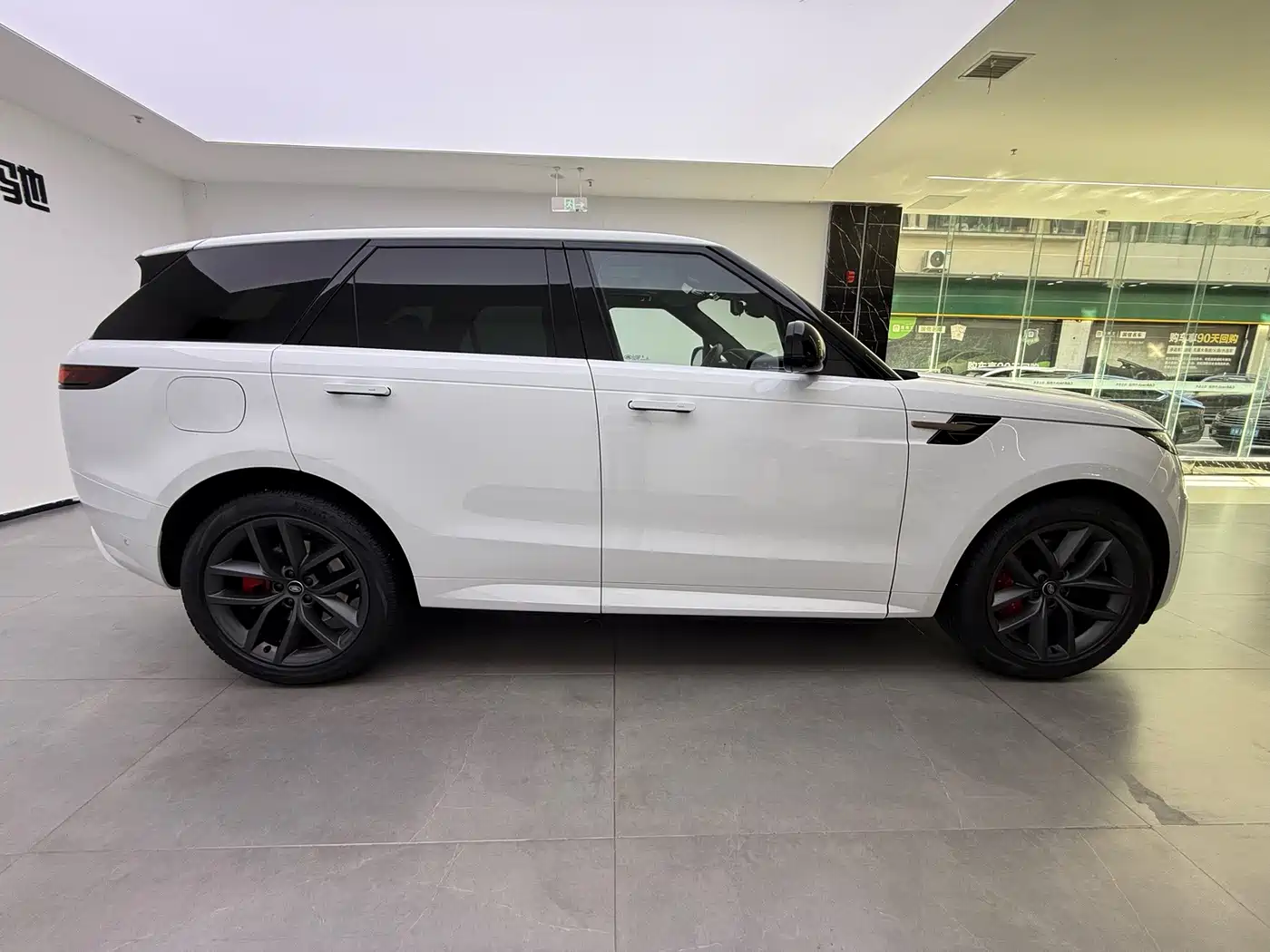 Land Rover Range Rover Sport 2025 2024 400PS Dynamic SE