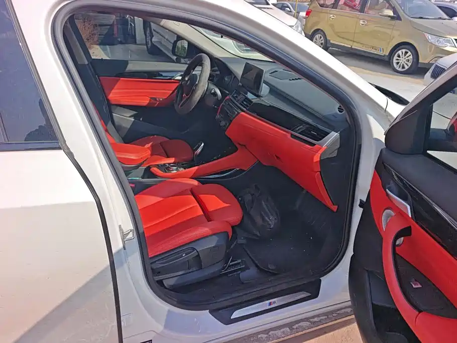 Photo 8 - BMW X2