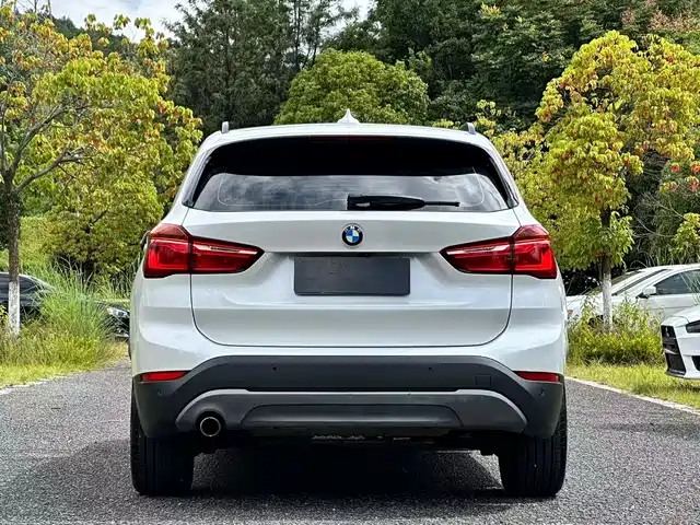 BMW X1 2016 sDrive18Li Premium Model — фото 5