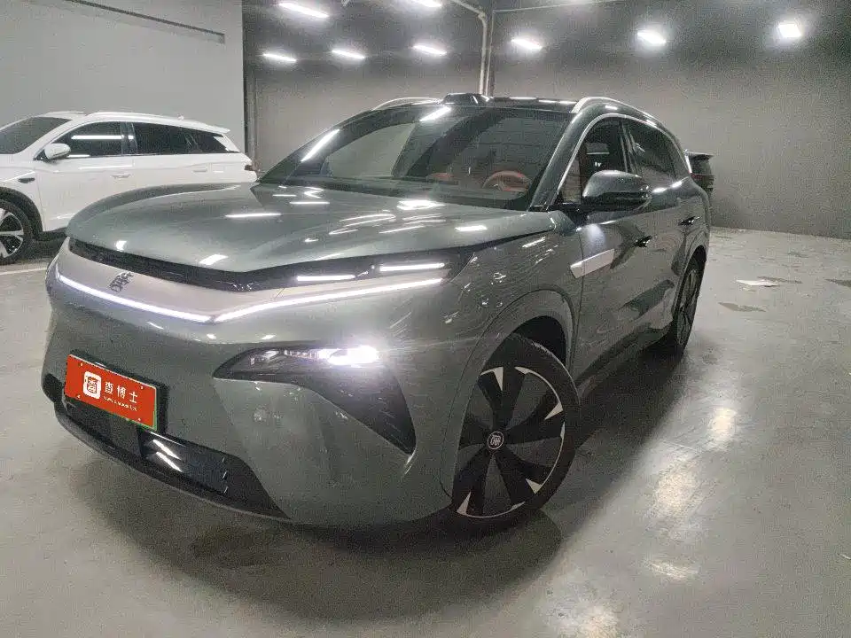BYD Tang L 2025