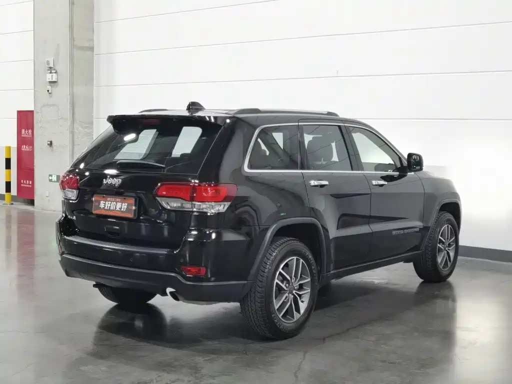 Фото 2 - Jeep Grand Cherokee (Import)