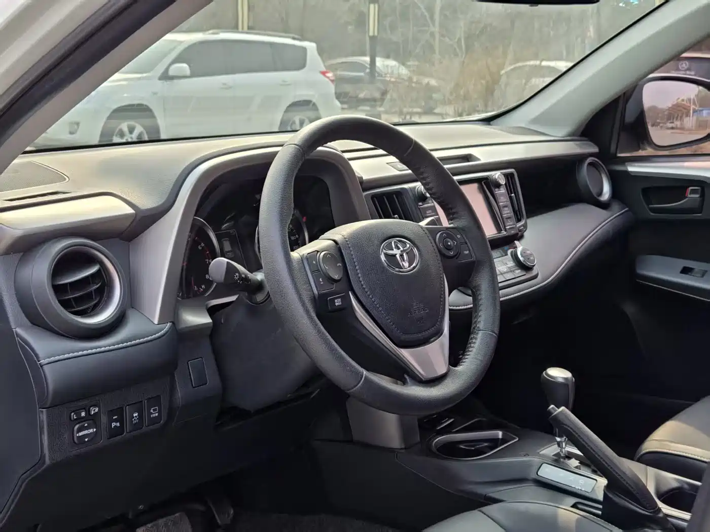 Toyota RAV4 Rongfang 2016 2.5L Automatic 4WD Elite фото 7