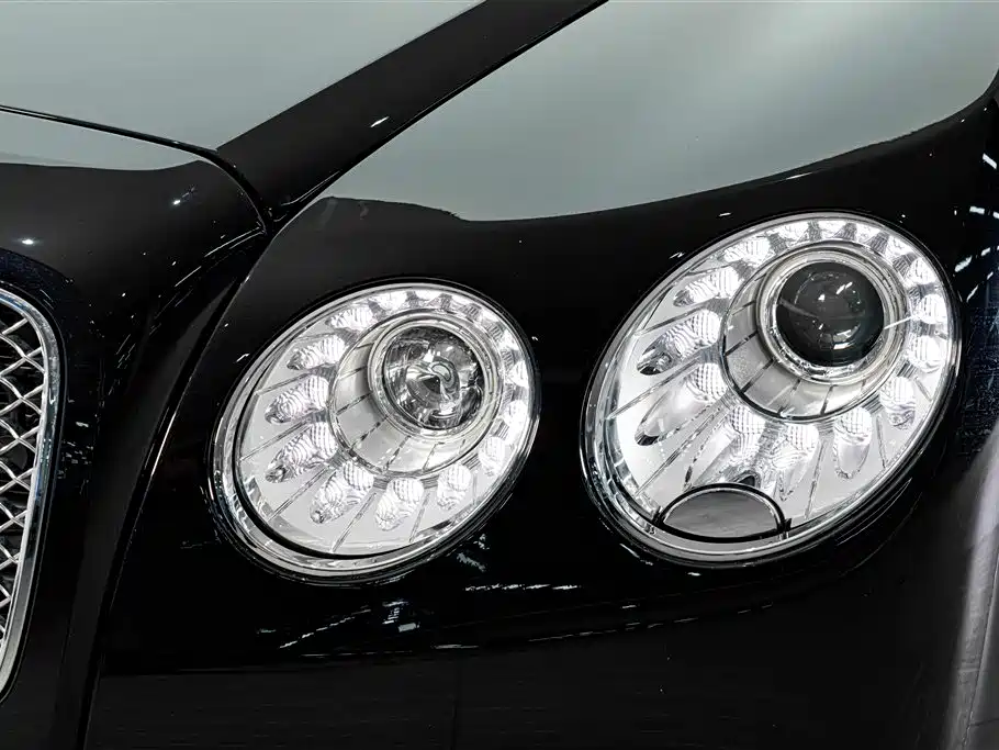 Photo 4 - Bentley Flying Spur