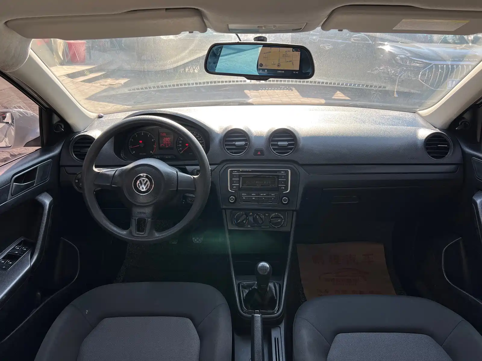 Photo 9 - Volkswagen Jetta