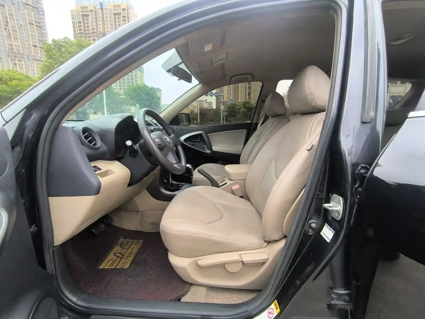 Toyota RAV4 Rongfang 2011 2.0L Automatic Classic Edition фото 7