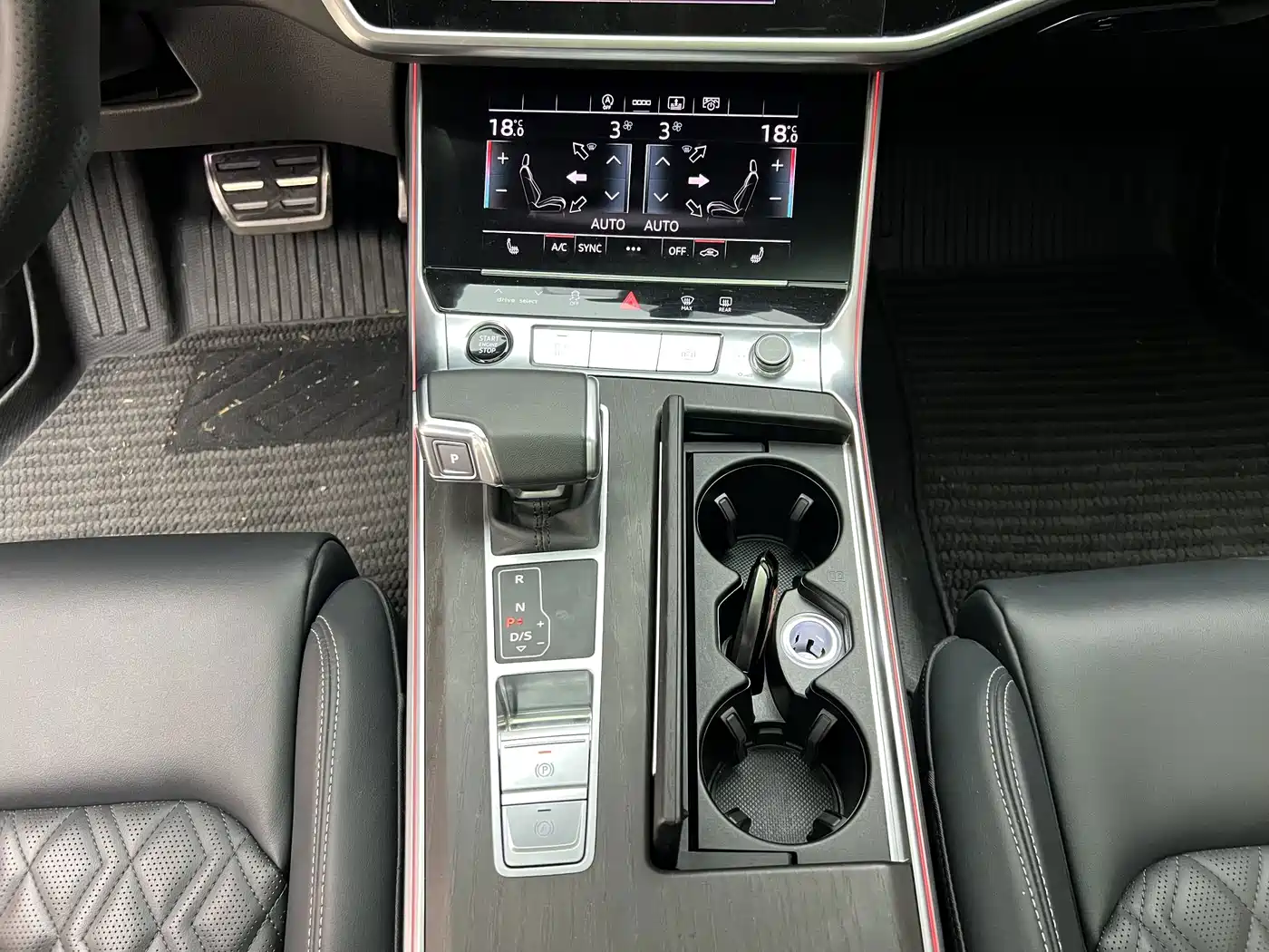 Фото 13 - Audi A6L