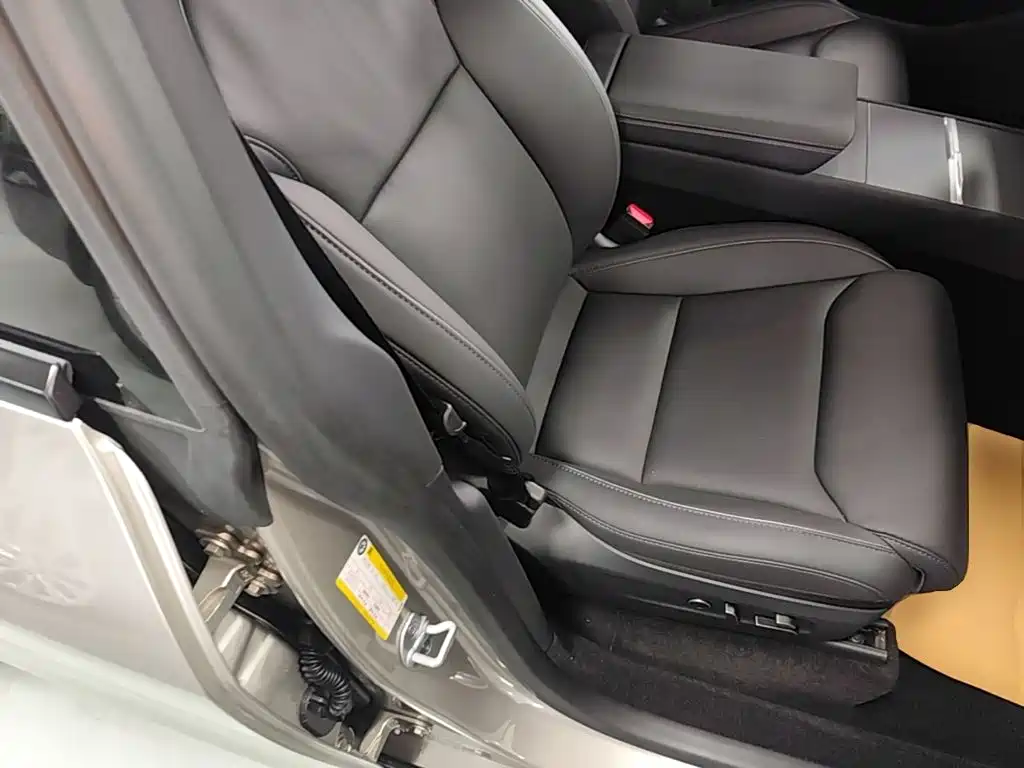 Tesla Model Y L 2025 2025 Facelift Long Range AWD