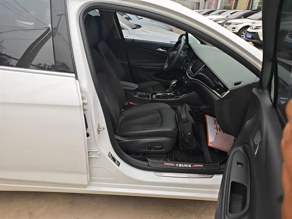 Buick Verano 2017 Sedan 20T DCT Elite фото 25
