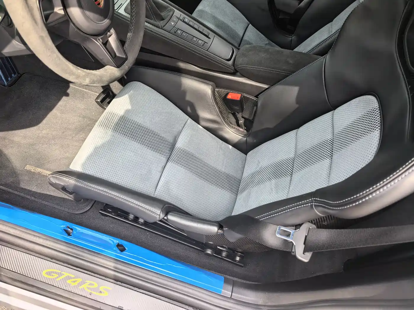Porsche 718 2022 Cayman GT4 RS 4.0L фото 9
