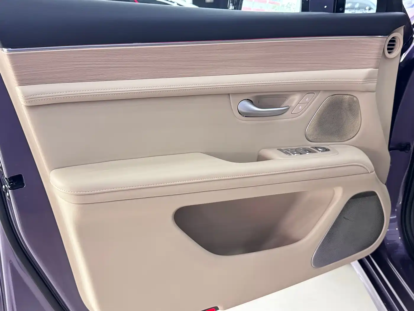 AITO Wenjie AITO M5 2025 Extended Range Ultra AWD фото 9