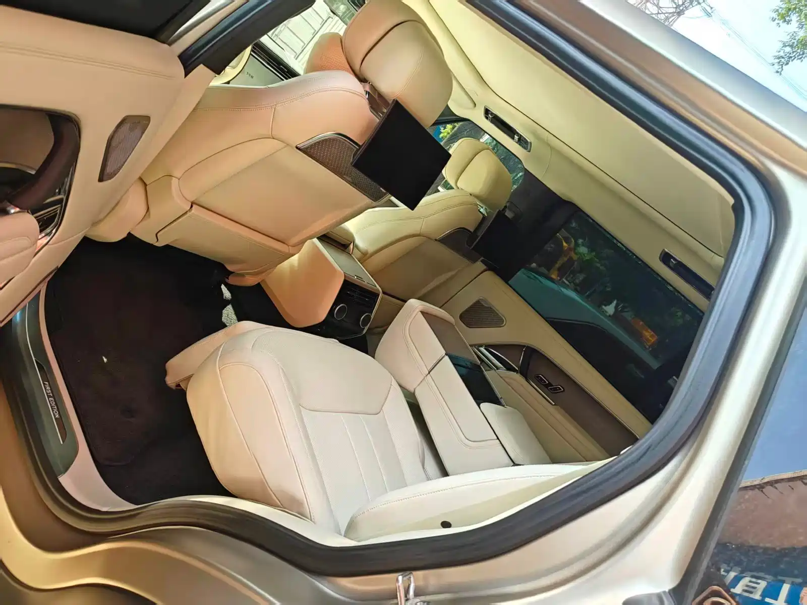 Photo 3 - Land Rover Range Rover