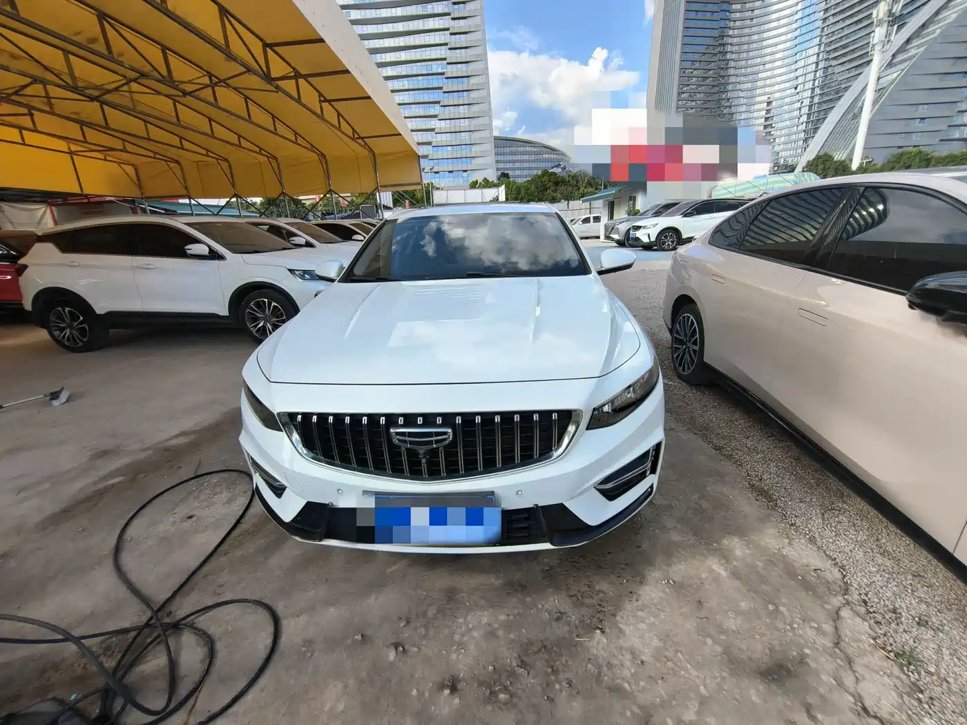 Фото 2 - Geely Preface