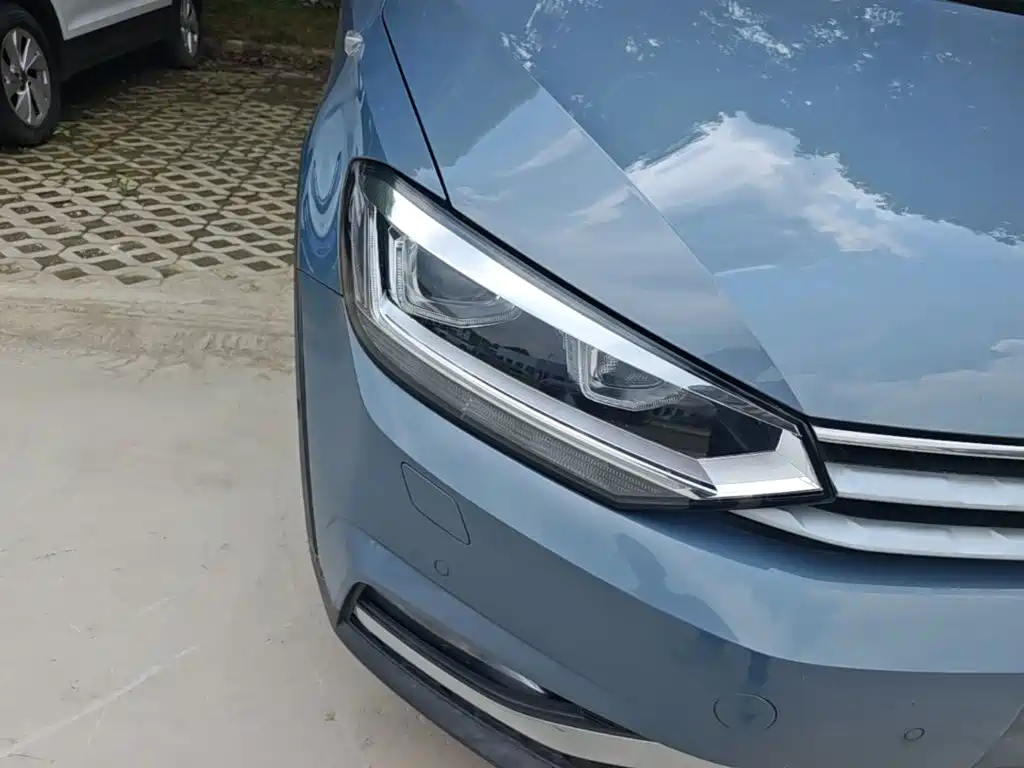 Volkswagen Touran 2019 2018 Touran L 280TSI DSG Frontier Luxury Edition 7-Seater China V